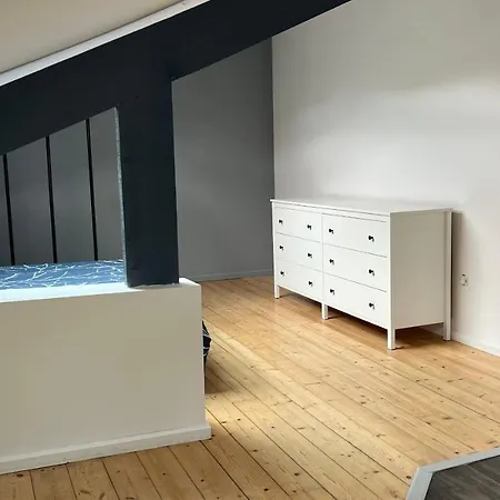 Holiday home Maison De Bourg A 350m Des Plages Du Debarquement. Lion-sur-Mer
